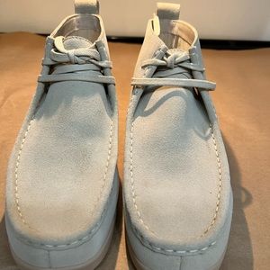 New without tags Woman’s Everlane Moccasin-Inspired Boot. Size 8.5